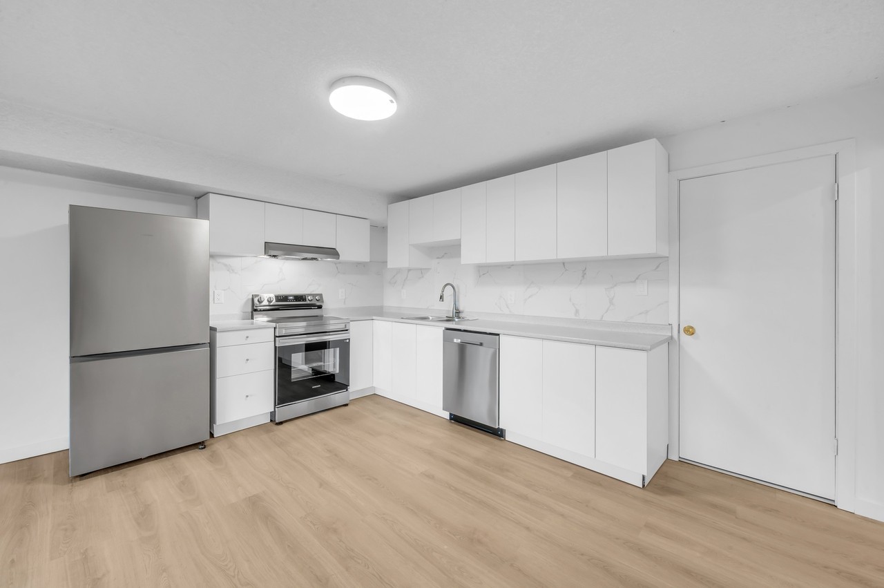 870 Greenwood Road - Photo 6 of 19