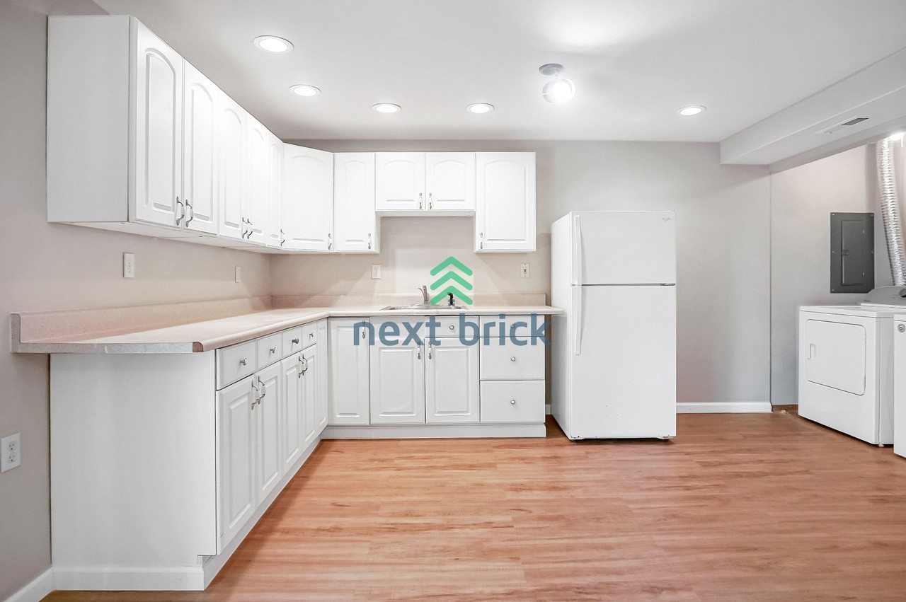 303 157th Ave Ne - Photo 7 of 18