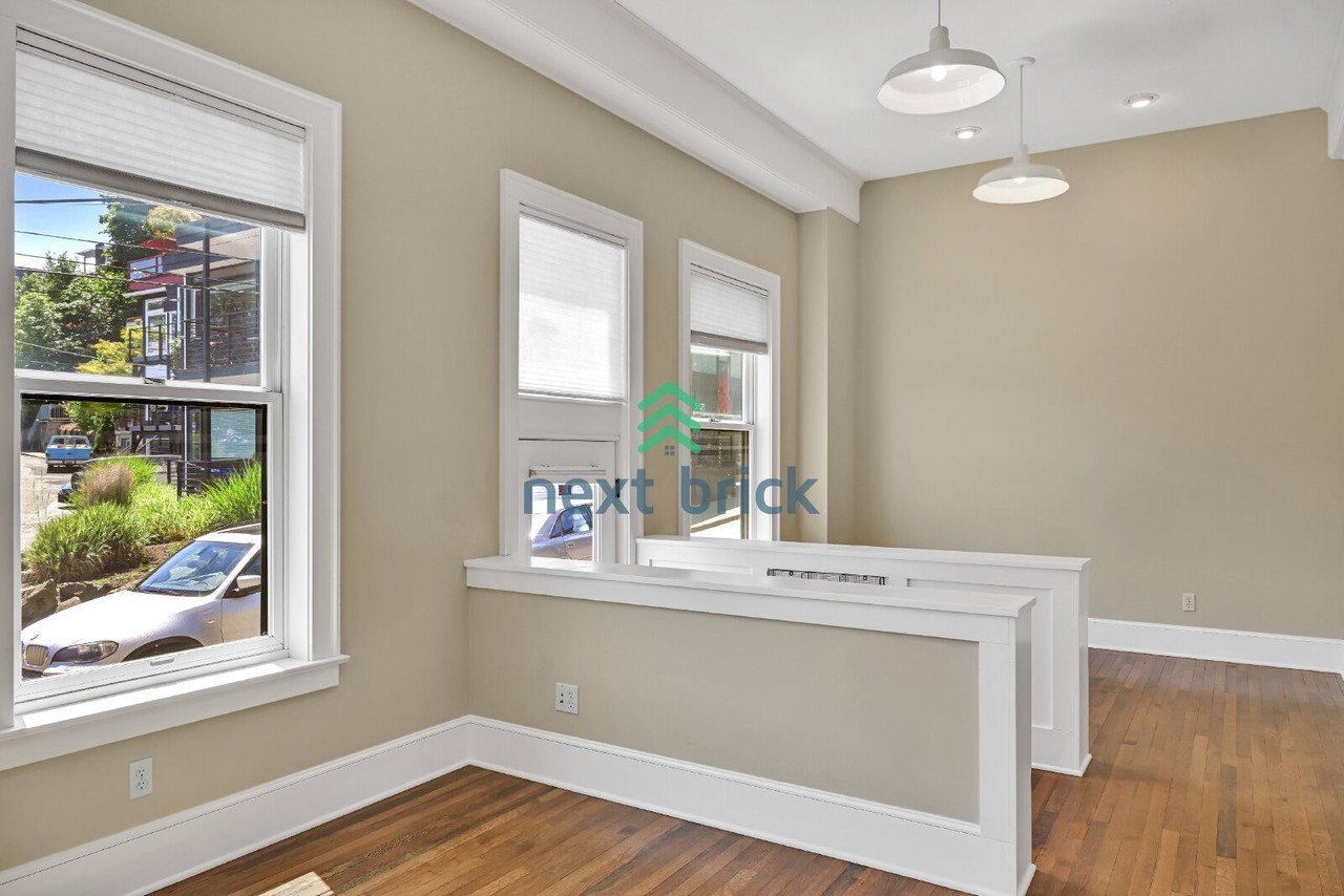 317 Lakeside Ave S #1 - Photo 5 of 17