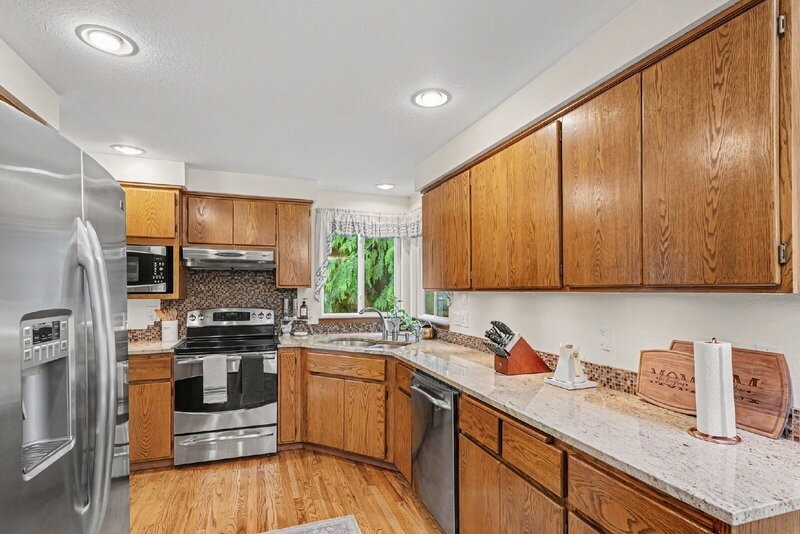 11902 Ne 168th St - Photo 4 of 31