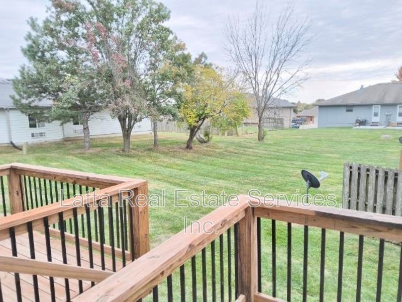2120 Highridge Dr #D - Photo 3 of 13