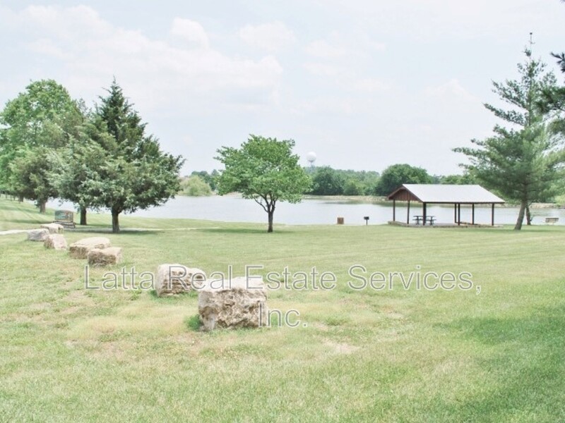 2120 Highridge Dr #D - Photo 4 of 13