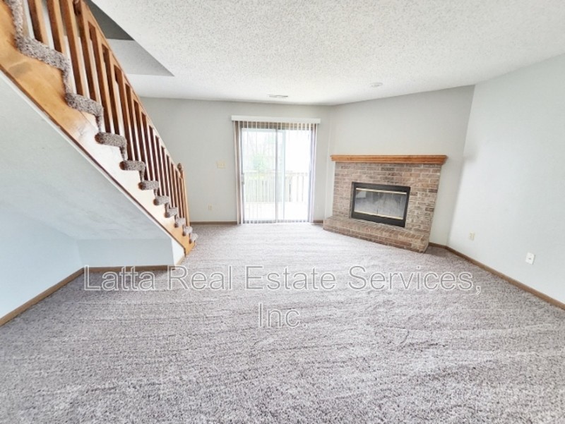 2120 Highridge Dr #D - Photo 5 of 13