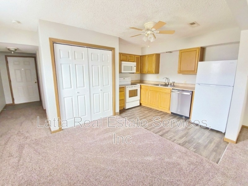 2120 Highridge Dr #D - Photo 6 of 13