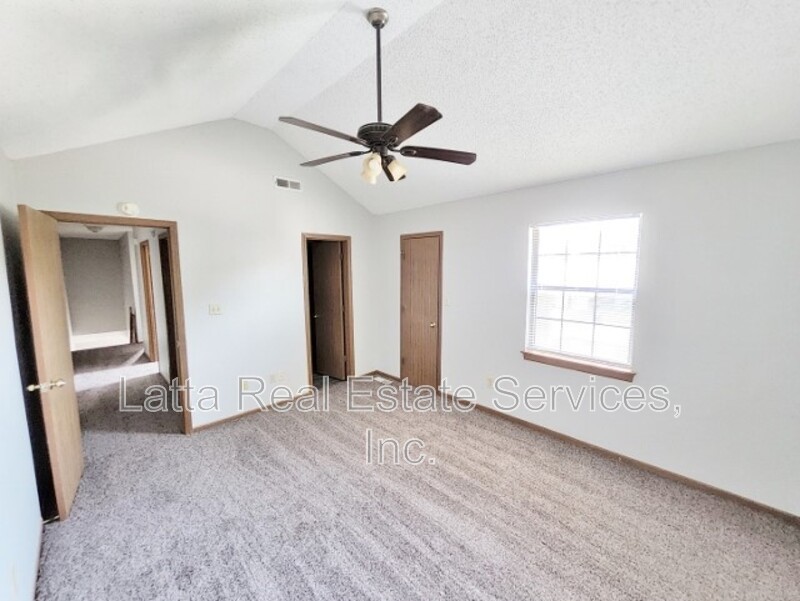 2120 Highridge Dr #D - Photo 7 of 13