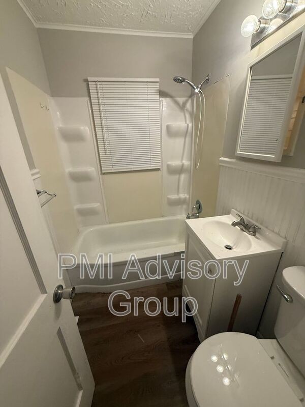 2401 Sw Bradbury Ave - Photo 4 of 7
