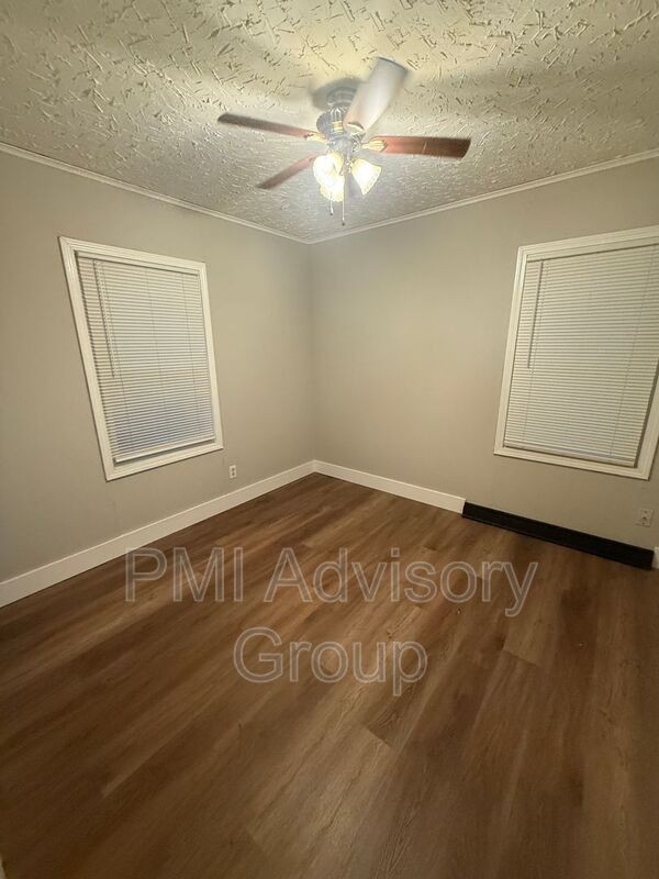2401 Sw Bradbury Ave - Photo 5 of 7