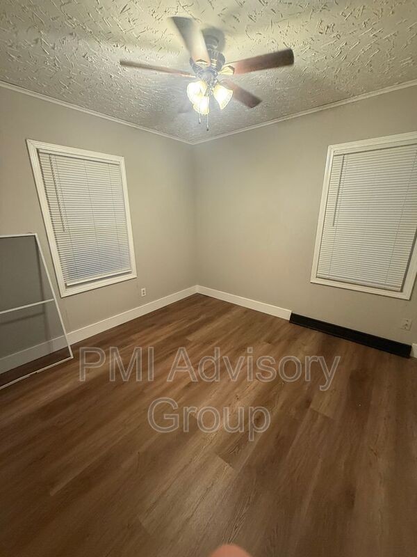2401 Sw Bradbury Ave - Photo 6 of 7
