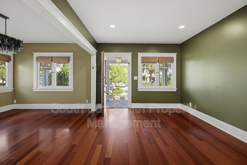 2015 Gramercy Ave - Photo 5 of 50