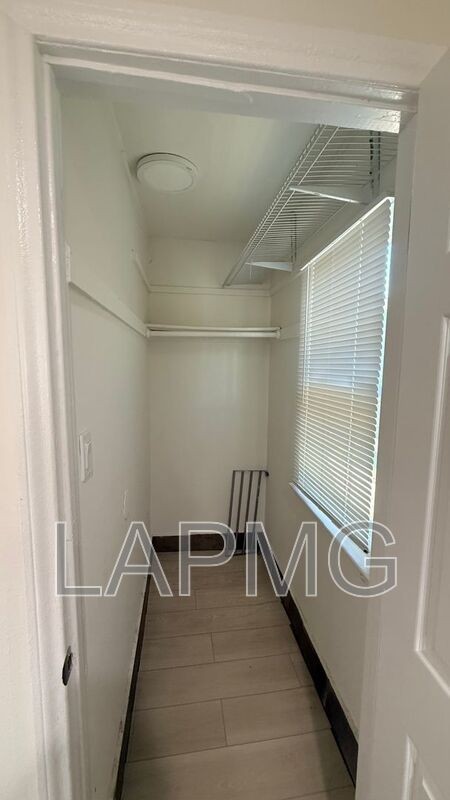 4016 W 102nd St - Photo 5 of 7