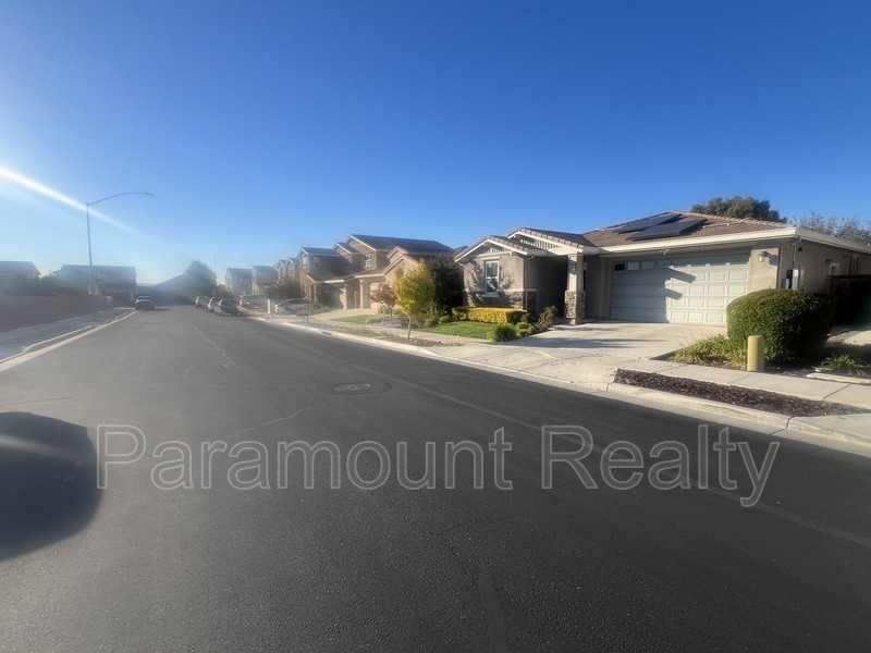 447 S Ventana Ave - Photo 3 of 4
