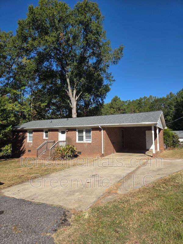 605 Littlejohn St