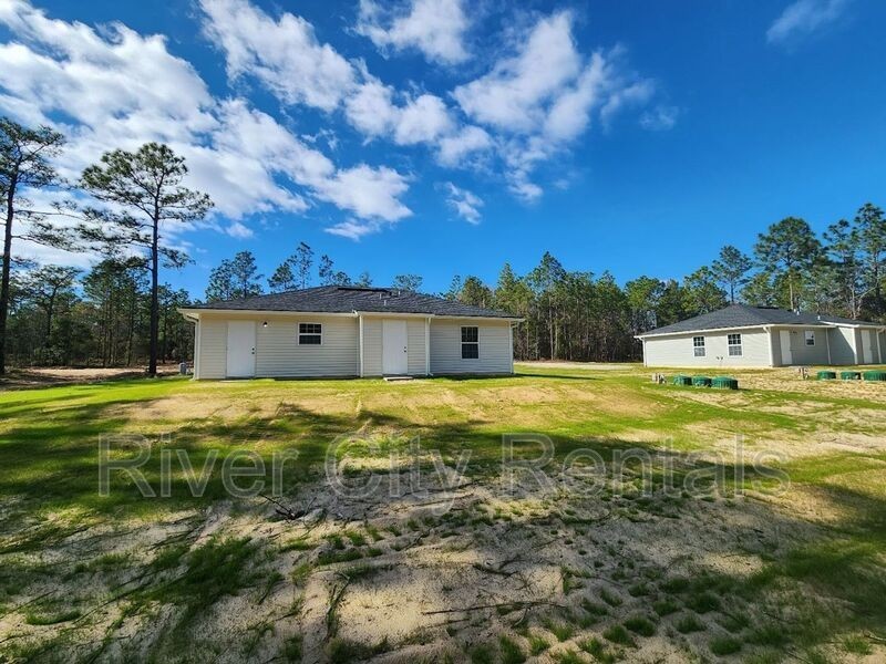 7083 Stetson St - Photo 4 of 16