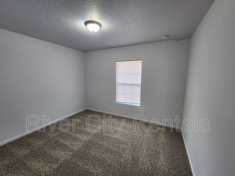 7083 Stetson St - Photo 7 of 16