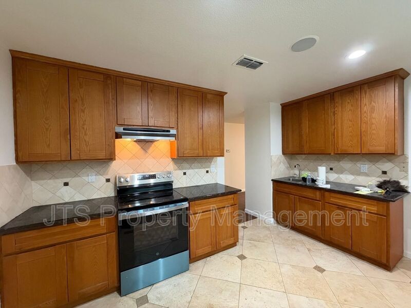 5334 Terrace Oak Cir - Photo 4 of 11