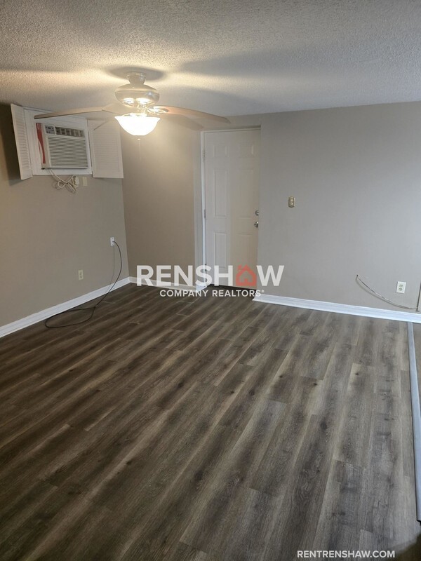 528 Troy Ave #B - Photo 3 of 16