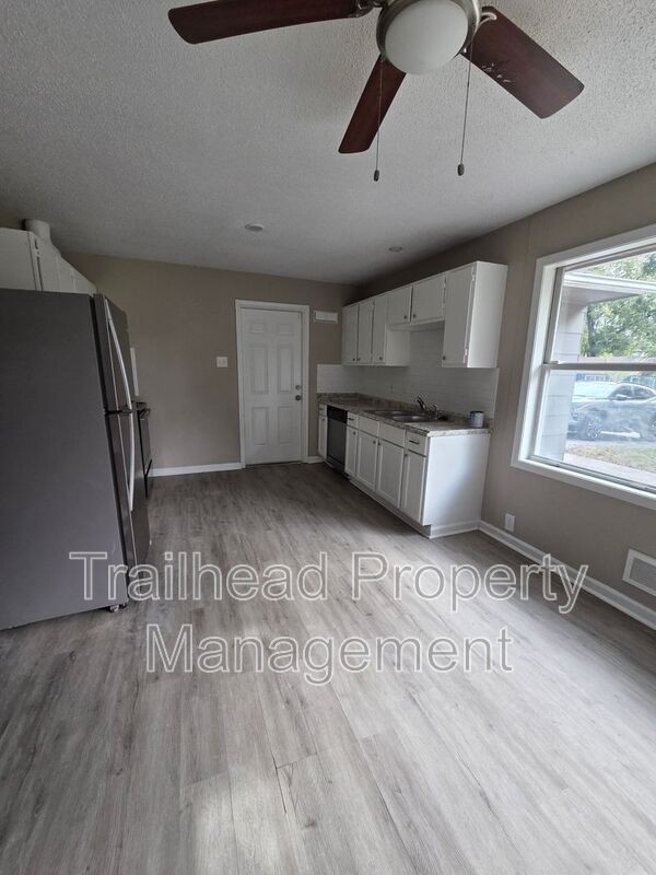 7806 E 112th St - Photo 5 of 16