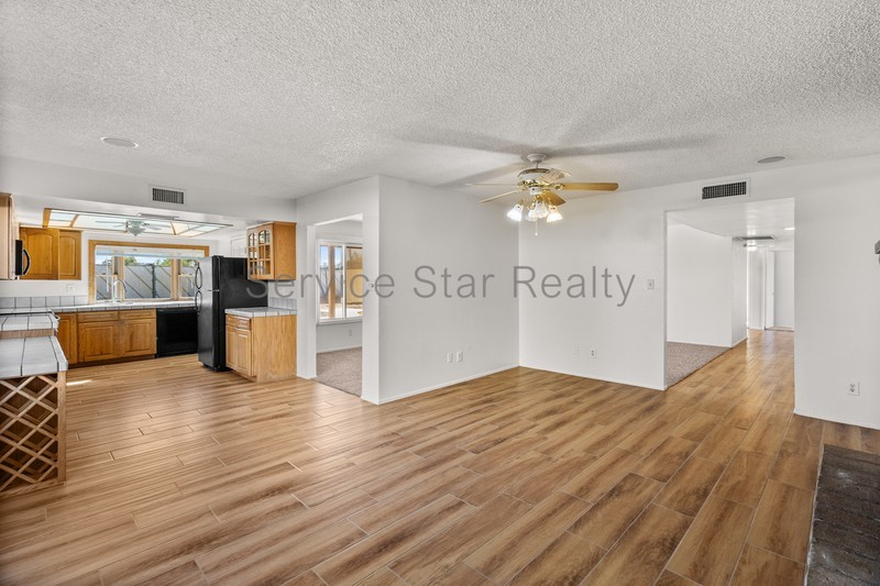 4123 W Hearn Rd - Photo 4 of 25