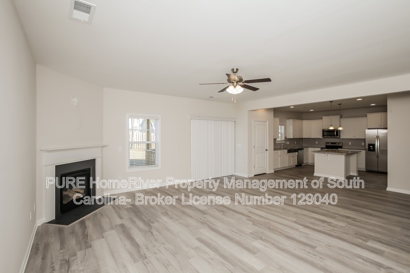 509 Mitscher Way - Photo 4 of 19