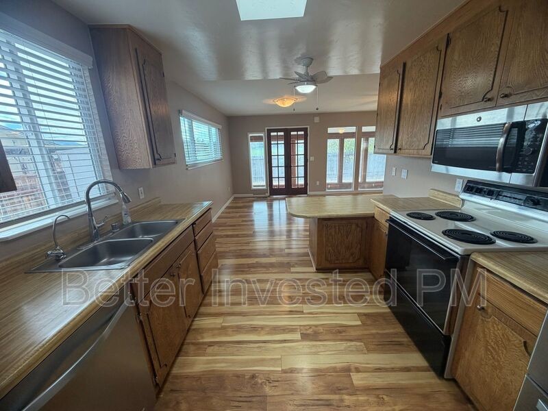 611 Tokay Ave - Photo 3 of 42