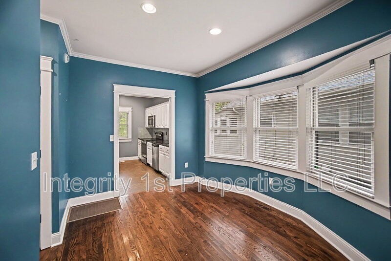 4431 Jefferson St - Photo 7 of 16