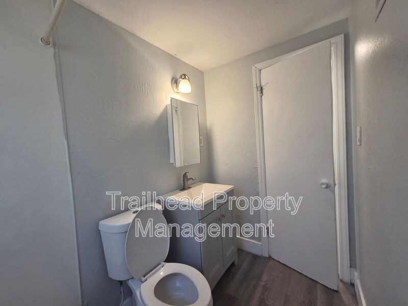 724 N Noland Rd #B - Photo 7 of 13