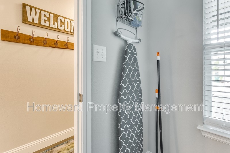 3912 Huntington Dr ##Tx - Photo 4 of 44