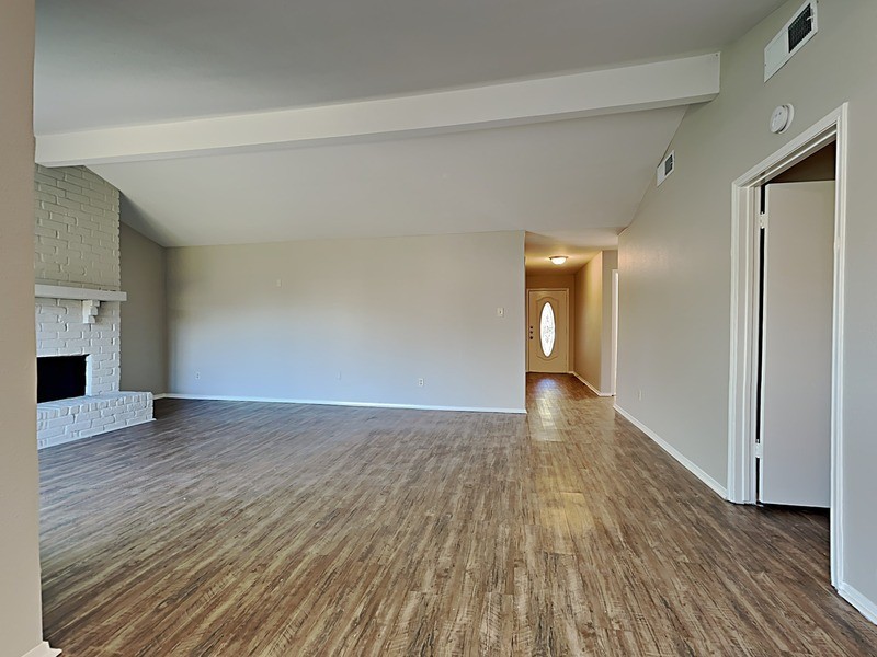 8807 Sherrywood Dr - Photo 4 of 17