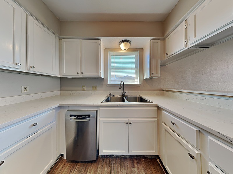 8807 Sherrywood Dr - Photo 6 of 17
