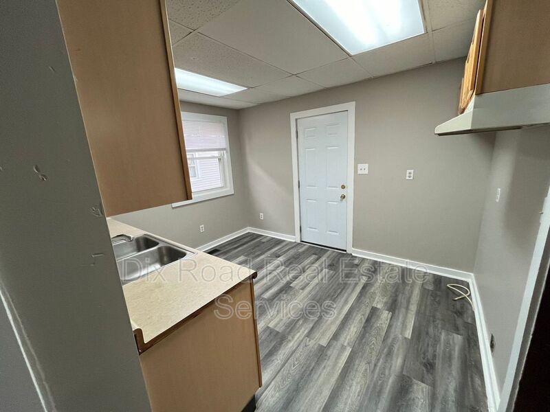 604 Cambridge Ave - Photo 5 of 16