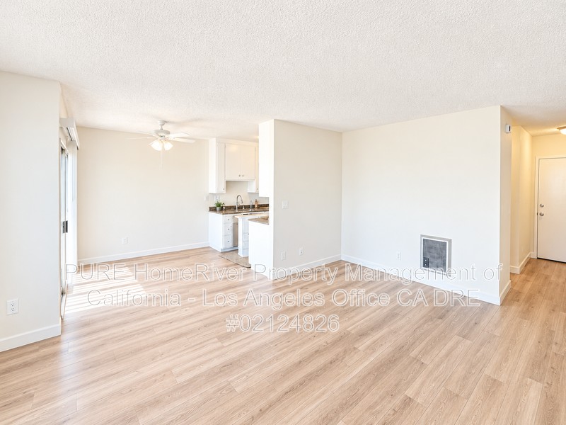 505 N Irena Ave #203 - Photo 3 of 14