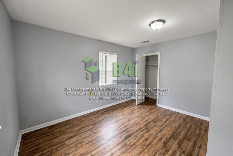1306 12th St - Photo 6 of 9