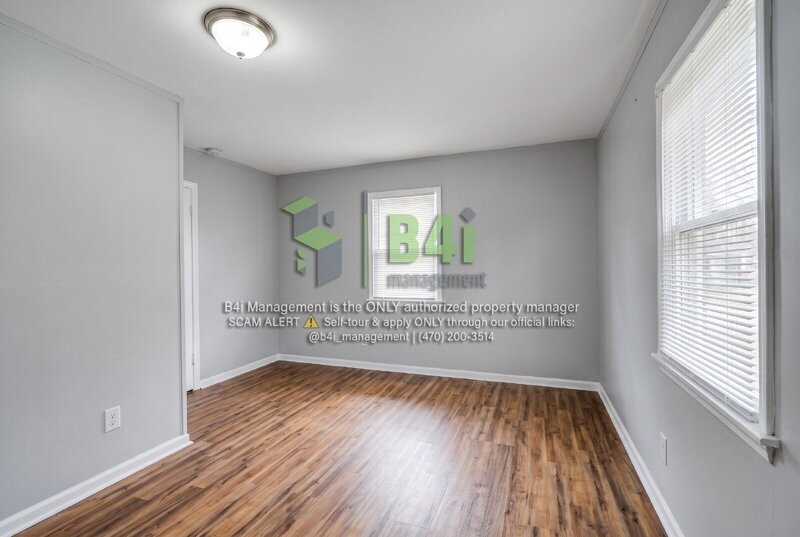1306 12th St - Photo 7 of 9