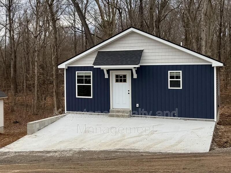 492 Lakeshore Dr