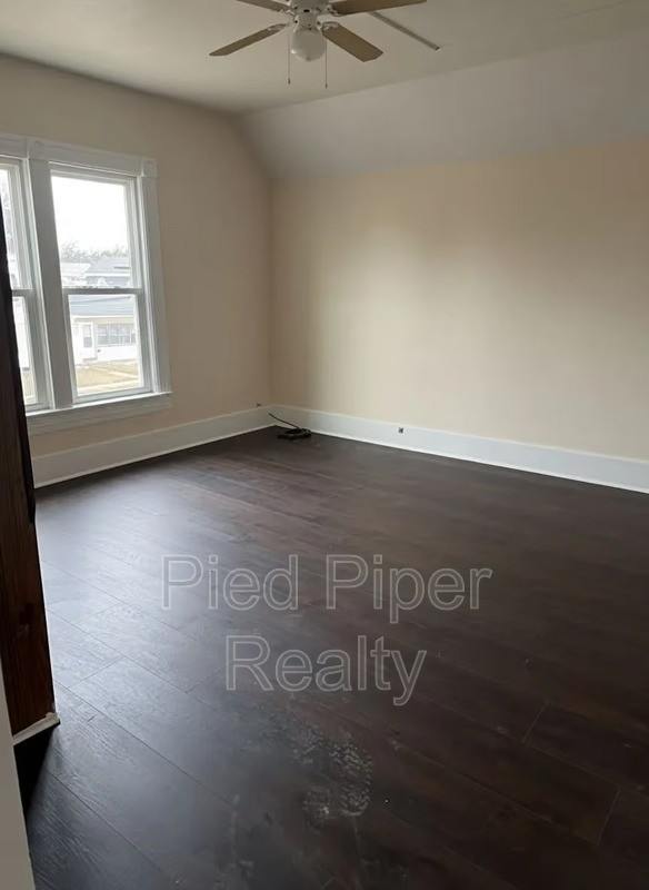 719 S Walnut Ave - Photo 4 of 9