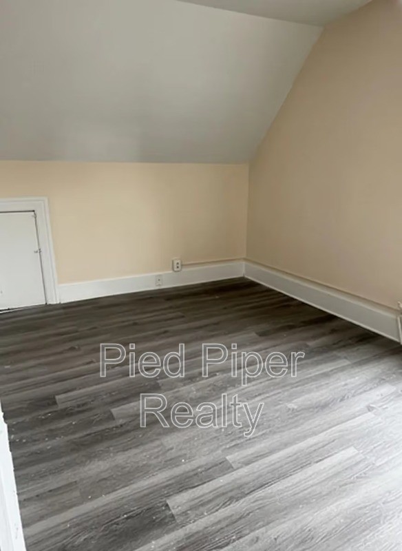 719 S Walnut Ave - Photo 5 of 9