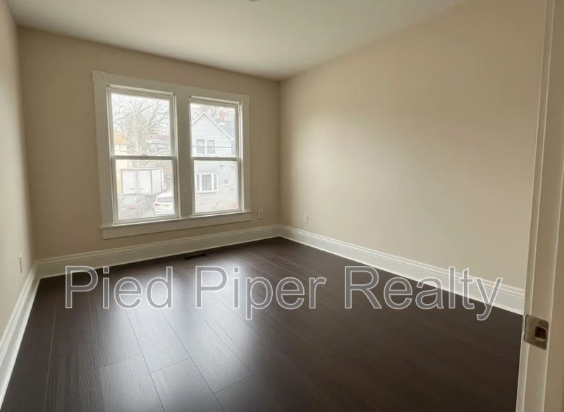 719 S Walnut Ave - Photo 6 of 9