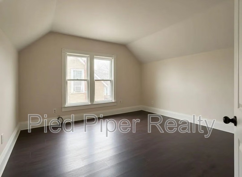 719 S Walnut Ave - Photo 7 of 9