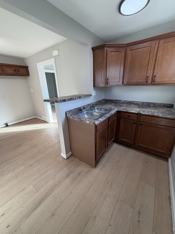 12310 Griffing Ave - Photo 4 of 9