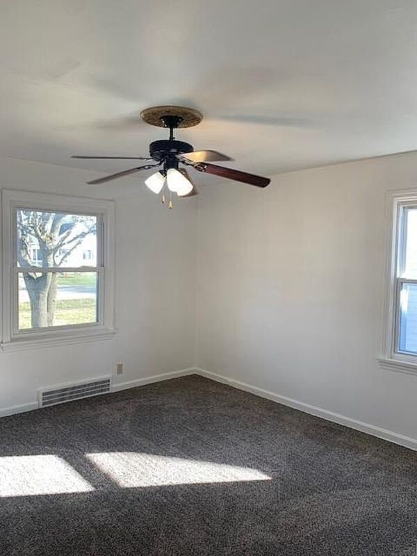 2182 Gregory Ave - Photo 7 of 13