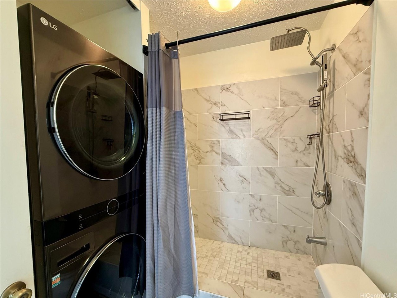 775 Kinalau Pl #404 - Photo 3 of 10