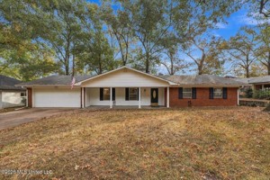 featured image of 1011 Tanglewood Dr