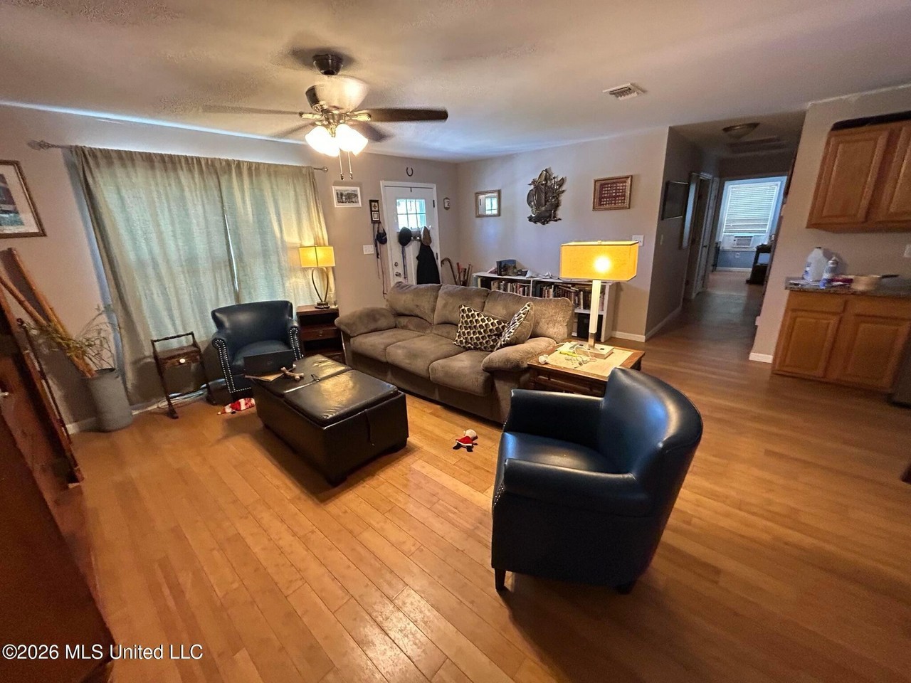 405 Merritt St - Photo 5 of 9