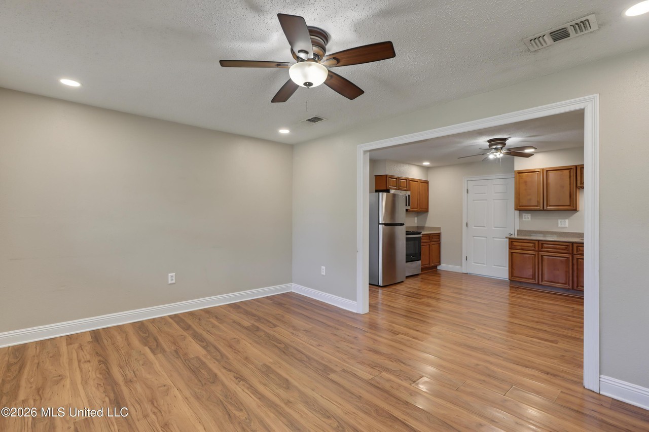 19111 Highway 43 - Photo 6 of 22
