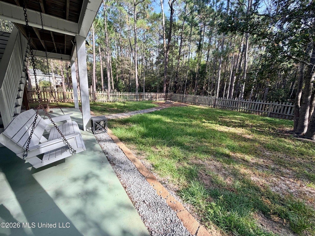 116 Sycamore Dr - Photo 3 of 13
