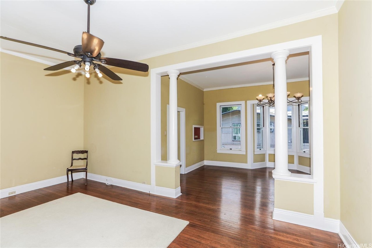 2320 University Ave - Photo 5 of 10