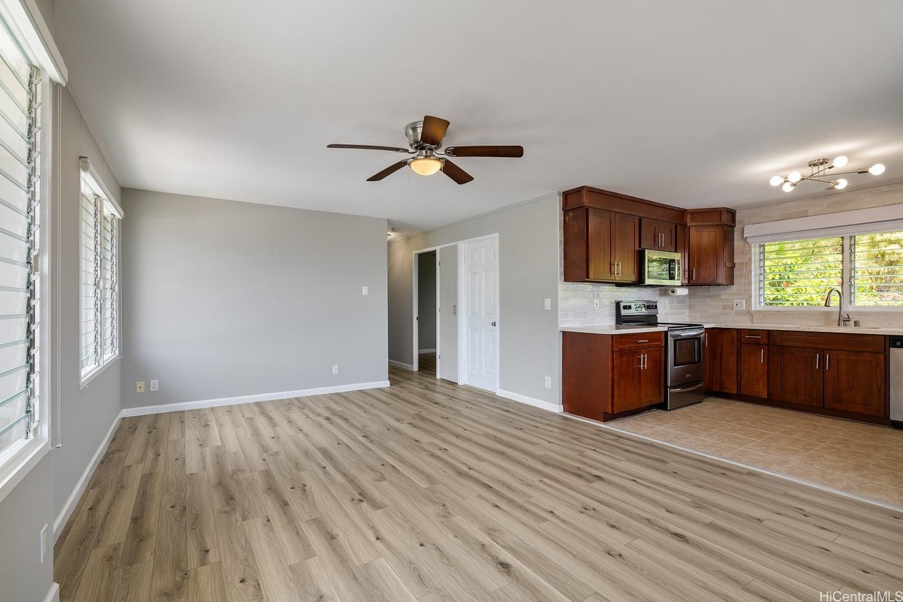 2182 Makanani Dr - Photo 4 of 15