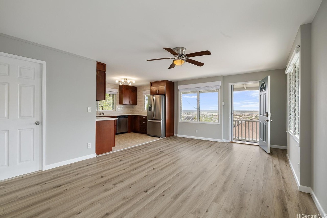 2182 Makanani Dr - Photo 5 of 15