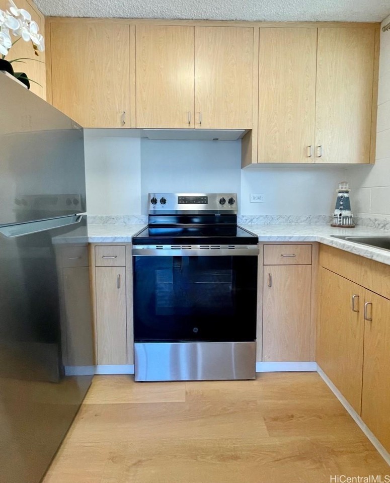 1531 Makiki St #407 - Photo 2 of 7