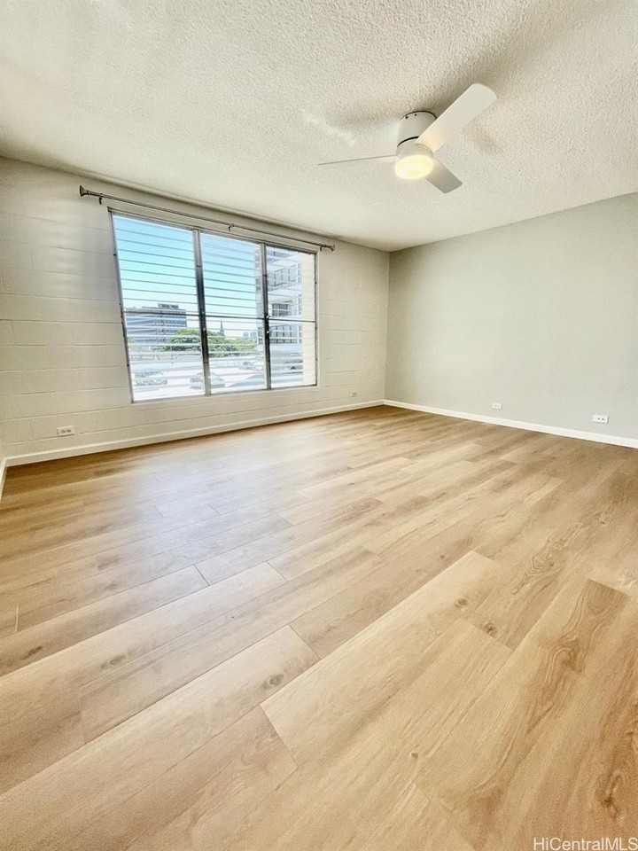 1531 Makiki St #407 - Photo 3 of 7